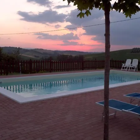 Διαμέρισμα Sleeps 3 Pool Wifi *
