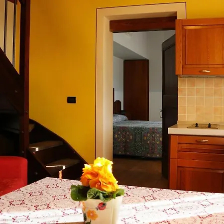 Lägenhet Sleeps 3 Pool Wifi